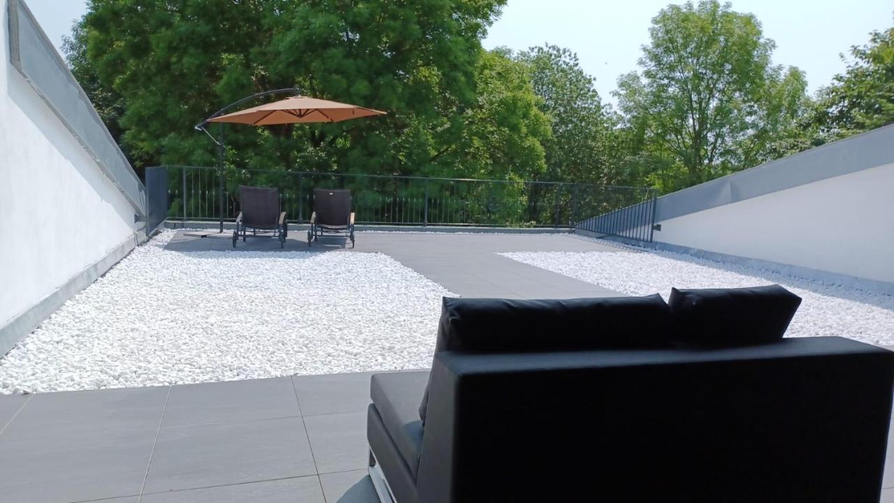 Ferienwohnung Mit Kamin Und Traumhafter Dachterrasse Mit Weitblick In Die Natur Neu Gaarz ภายนอก รูปภาพ